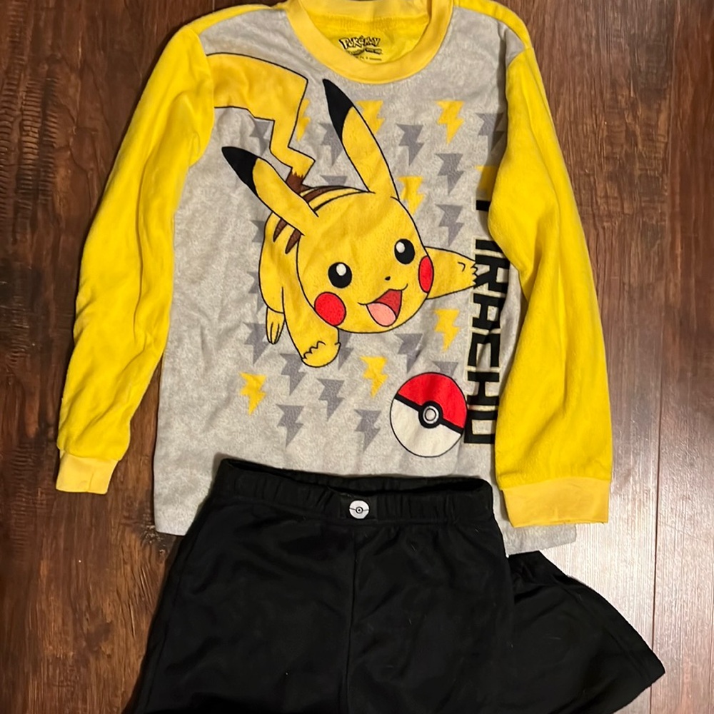 Kids Pokémon Pikachu PJs, Sz 6/7